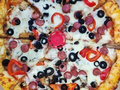 Pizzari cu experienta pe cuptor cu lemne